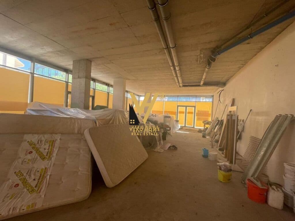 JEPET DYQAN 376 M2 ME QERA TE RRUGA E ELBASANIT 15.000 EURO 2