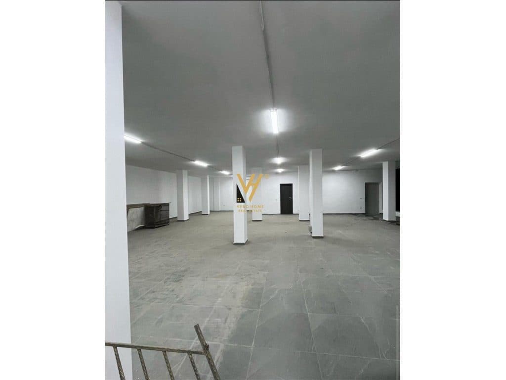 JEPET AMBIENT BIZNESI 300M2 ME QERA NE PASKUQAN 800 EURO 2
