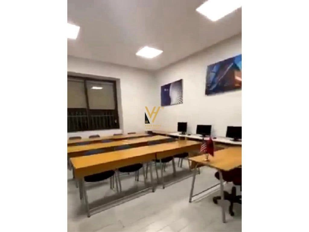 JEPET ZYRE 100 M2 ME QIRA TE RR.SAMI FRASHERI, BLLOK 780 EURO 4