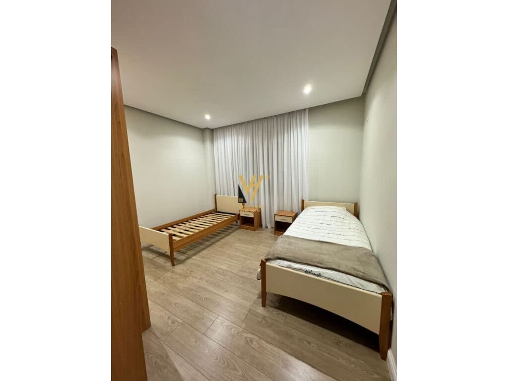 Jepet Apartament 2+1+ballkon me qera te Vila e Zogut , Durres 91 m2 2