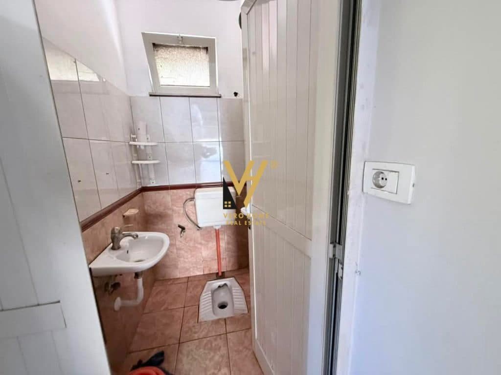 JEPET DYQAN 185 M2 ME QERA TE RRUGA E BURGUT 1.500 EURO 4