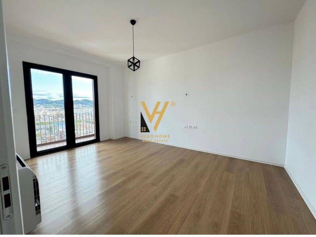 SHITET APARTAMENT 3+1+2 TE GARDEN BUILDING,RRUGA E KAVAJES 432.000 EURO 2