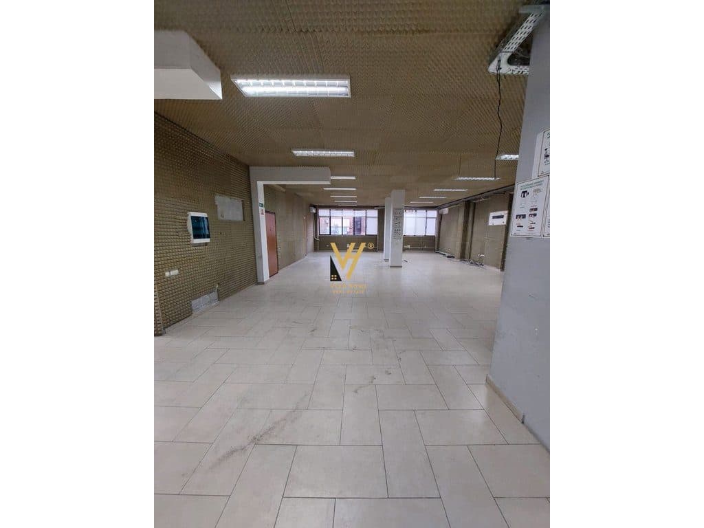 JEPET ZYRE 350 M2 ME QERA TE RRUGA PJETER BUDI 3.000 EURO