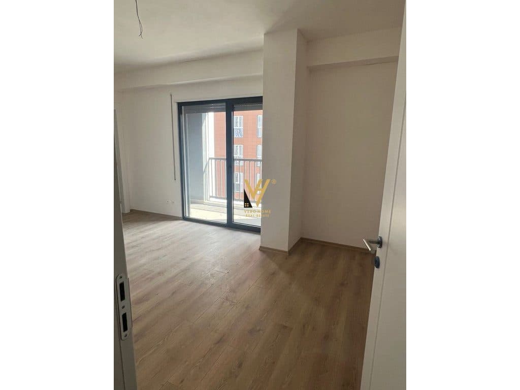 JEPET AMBIENT BIZNESI 116 M2 ME QERA TE JORDAN MISJA 700 EURO 2