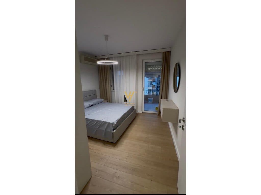 JEPET APARTAMENT 1+1+BLK ME QERA NE QENDER 700 EURO 4