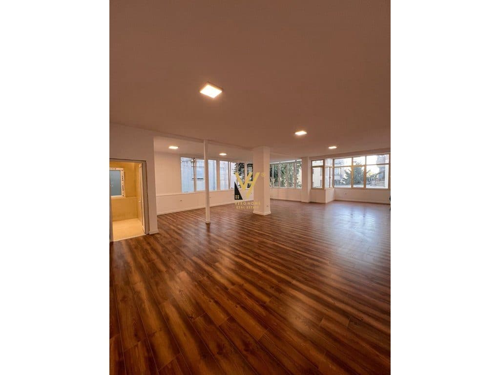 JEPET AMBIENT BIZNESI 150 M2 ME QERA TE LIQENI THATE 180.000 LEKE