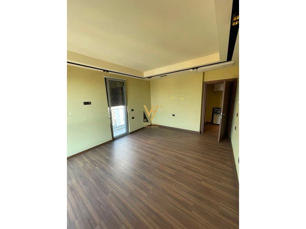 JEPET AMBIENT BIZNESI 110 ME QIRA TE RRUGA E KAVAJES 180.000 LEKE 3