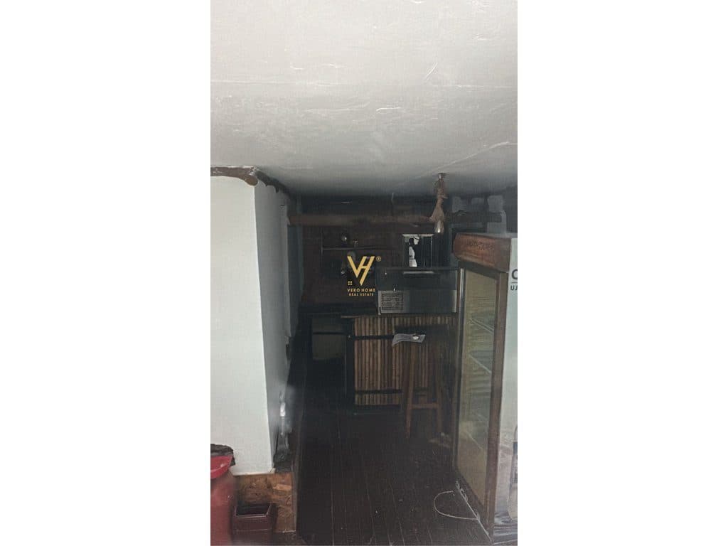 JEPET AMBIENT 34 M2 ME QERA TE KOMUNA E PARISIT 70.000 LEKE