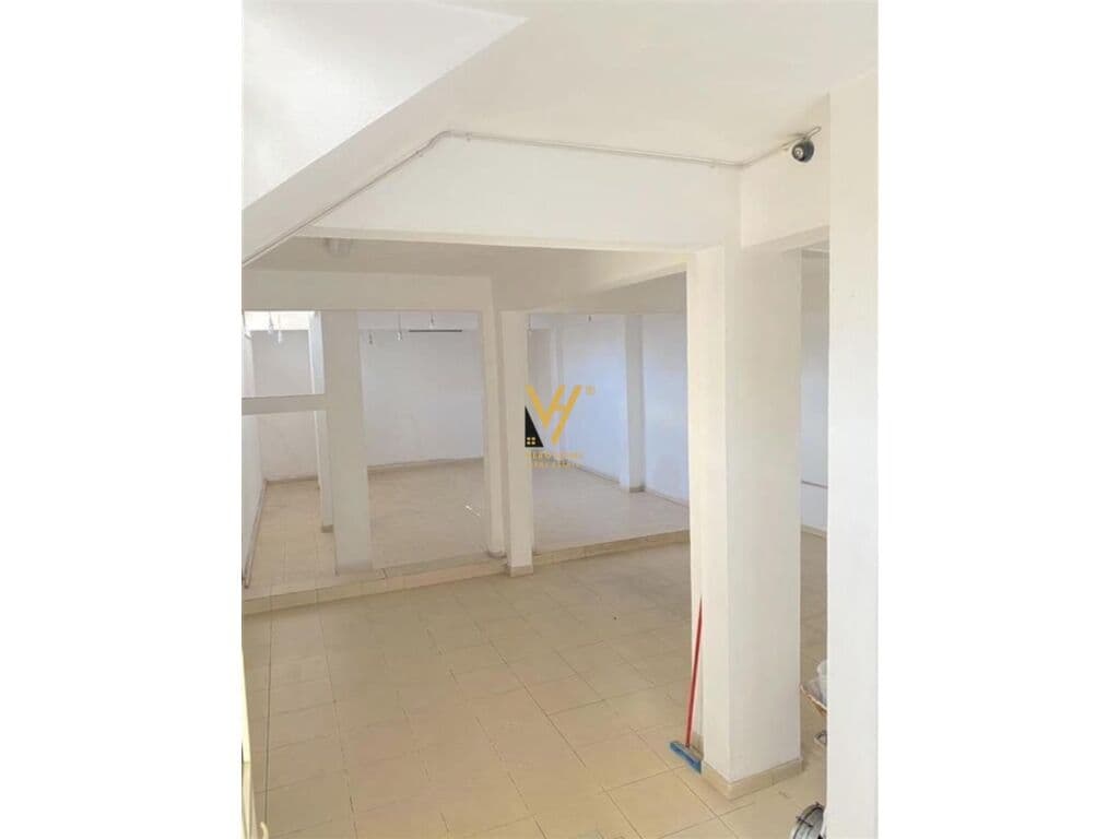 Jepet Ambient Komercial me qera te Rruga Ferit Xhajko 380 m2 3