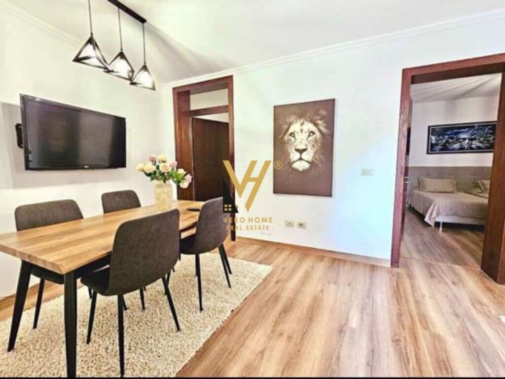 Jepet Apartament 2+1+ballkon me qera ne Qender 100 m2 3