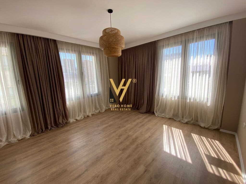 Shitet Apartament 2+1+2+ballkon te Kompleksi Kontakt , 21 Dhjetori 105 m2 4