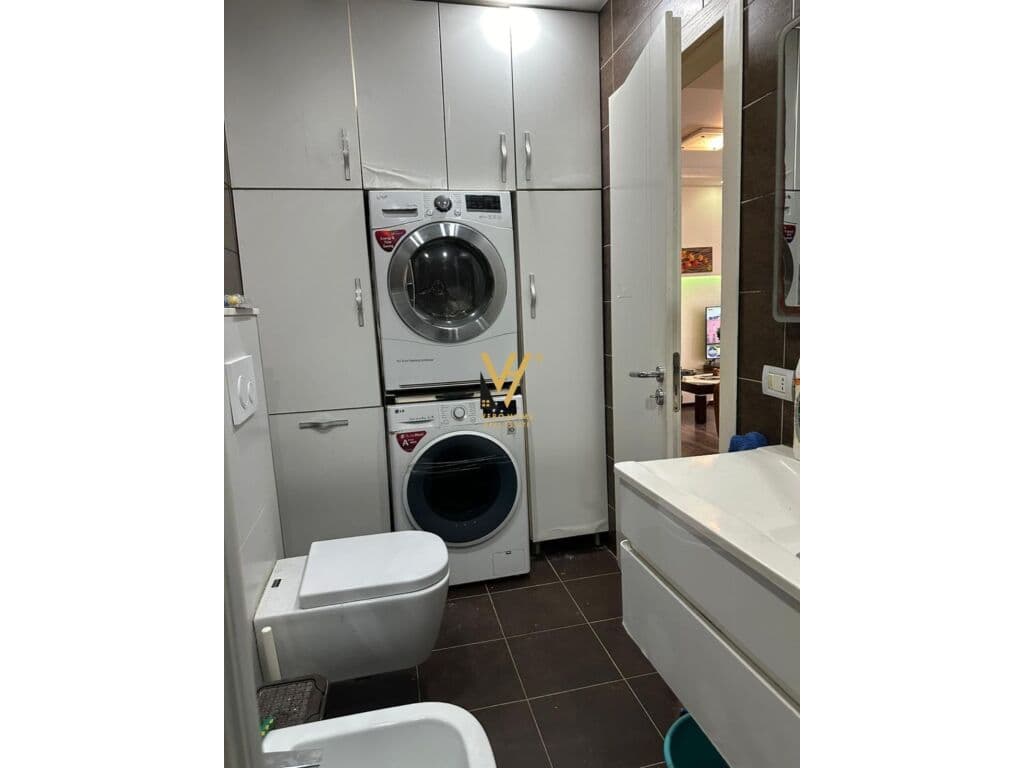 Jepet Apartament 3+1+ballkon me qera te Kompleksi Kontakt , 21 Dhjetori 90 m2 3