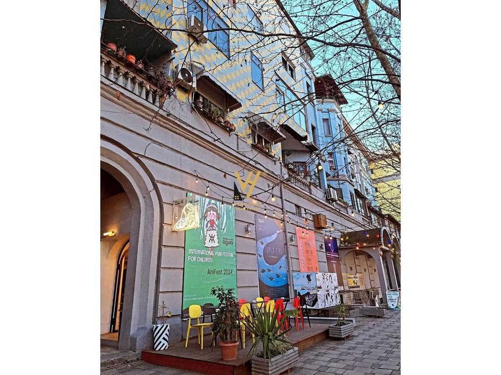 JEPET ZYRE 50 M2 ME QIRA TE KINEMA AGIMI 650 EURO