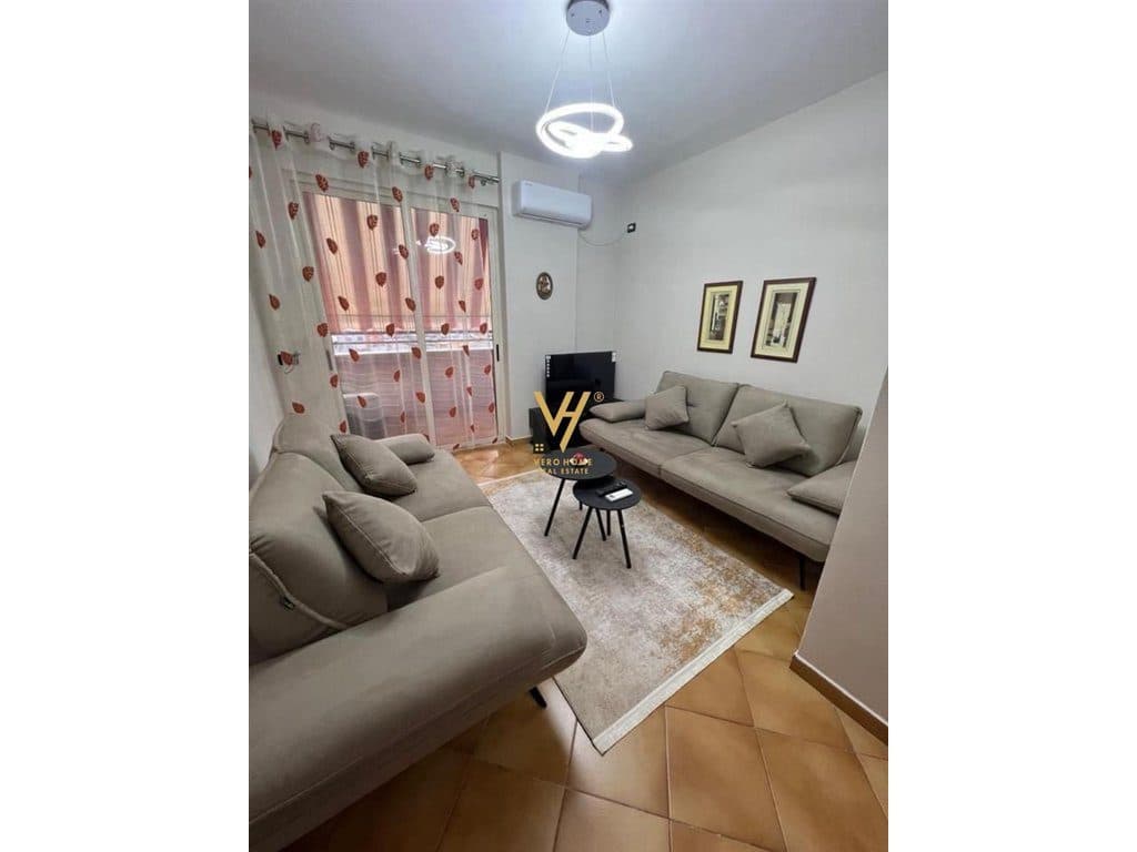 JEPET APARTAMENT 1+1+BLK ME QERA TE BLLOKU 65.000 LEKE
