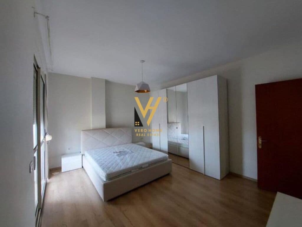 Shitet Apartament 2+1+ballkon ne Durres 93 m2 3