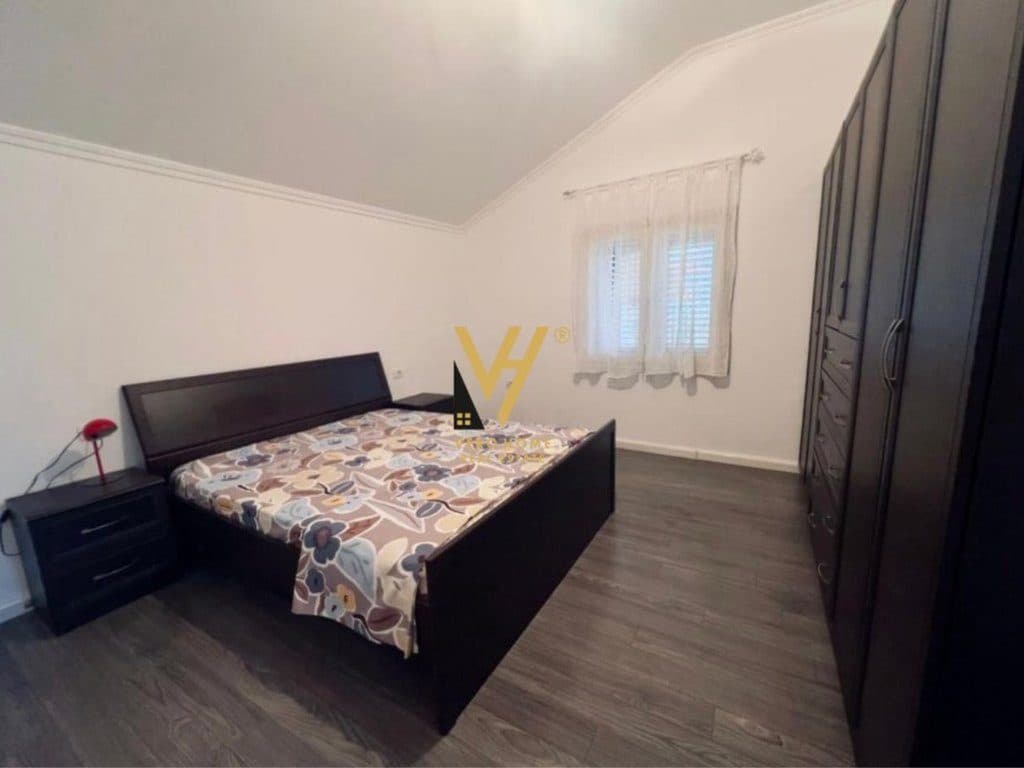 JEPET SHTEPI 2+1+BLK ME QERA TE QYTET STUDENTI 510 EURO 4