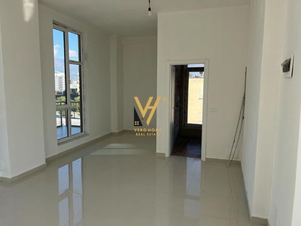 Jepet Zyre me qera te Stacioni i Trenit 120 m2 3