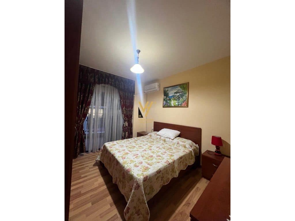 JEPET APARTAMENT ME QERA 1+1+2 BLK TE RRUGA E KOSOVAREVE 70.000 LEKE 3