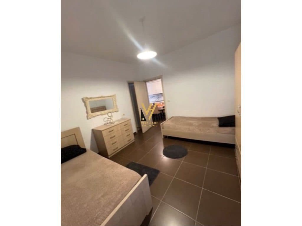 JEPET APARTAMENT 2+1+BLK ME QERA TE LIQENI THATE 65.000 LEKE 4