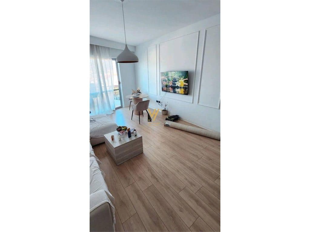 JEPET APARTAMENT 1+1+BLK ME QERA TE CASA ITALIA 500 EURO