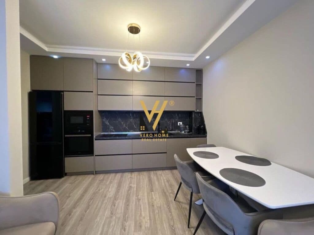 Jepet Apartament 2+1+2+ballkon me qera te Rruga Jordan Misja 91 m2 4