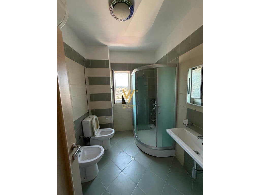 JEPET ZYRE 50 M2 ME QIRA TE KRISTAL CENTER 500 EURO 4