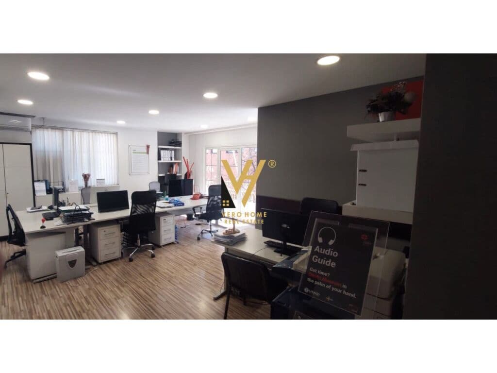 JEPET ZYRE 160 M2 ME QERA TE RRUGA E ELBASANIT 1.200 EURO 1