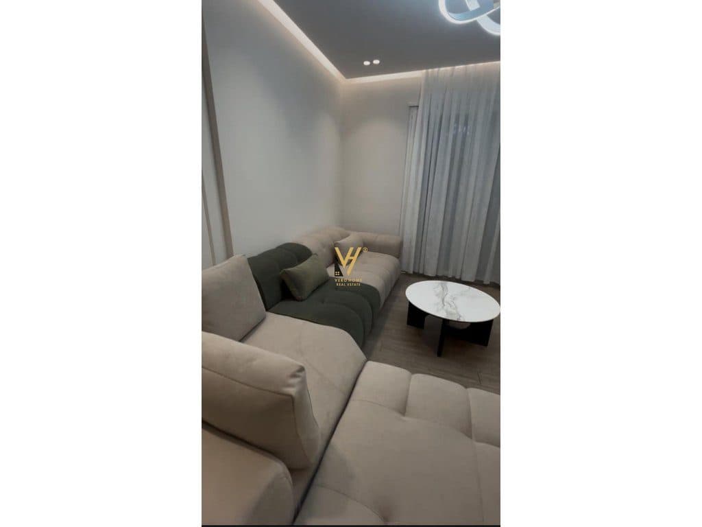 JEPET APARTAMENT 2+1 ME QIRA TE ROSE GARDEN, TEG 1.100 EURO 2