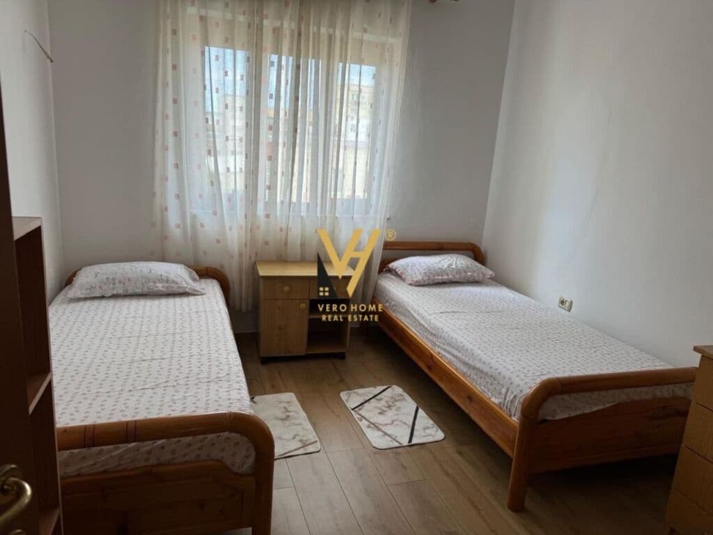 Jepet Apartament 3+1+2+ballkon me qera te Rruga Bardhyl 105 m2 3