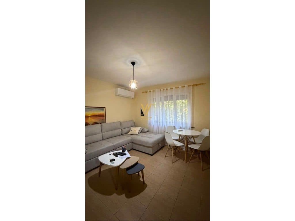 JEPET APARTAMENT 1+1 ME QERA TE RRUGA FERIT XHAJKO 50.000 LEKE