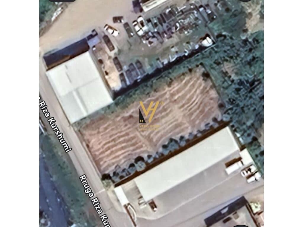 Shitet Toke te Rruga Riza Kurshumi , Durres 1.000 m2