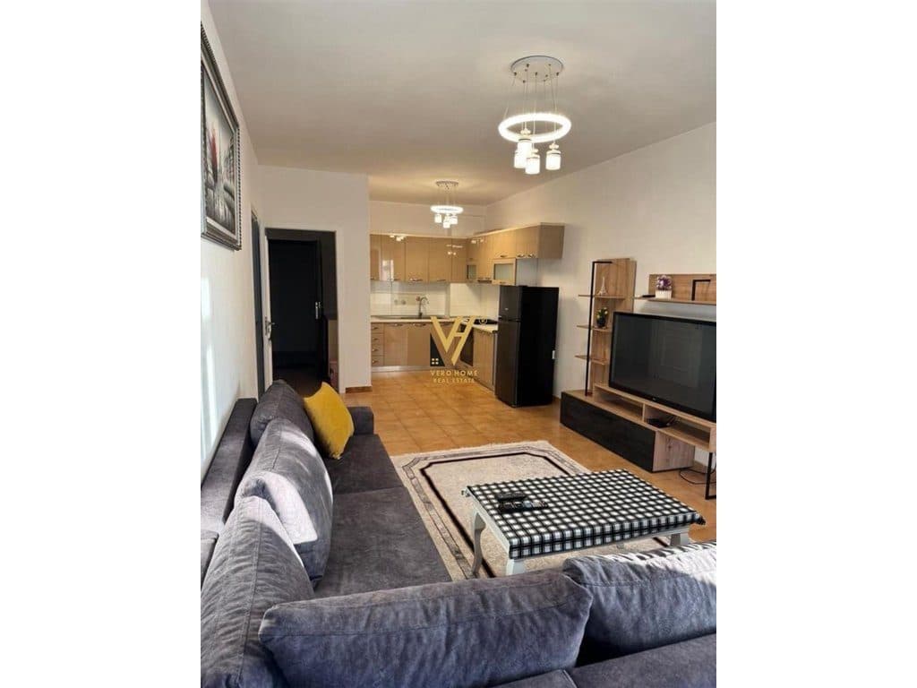 JEPET APARTAMENT 2+1+BLK ME QIRA NE YZBERISHT 450 EURO