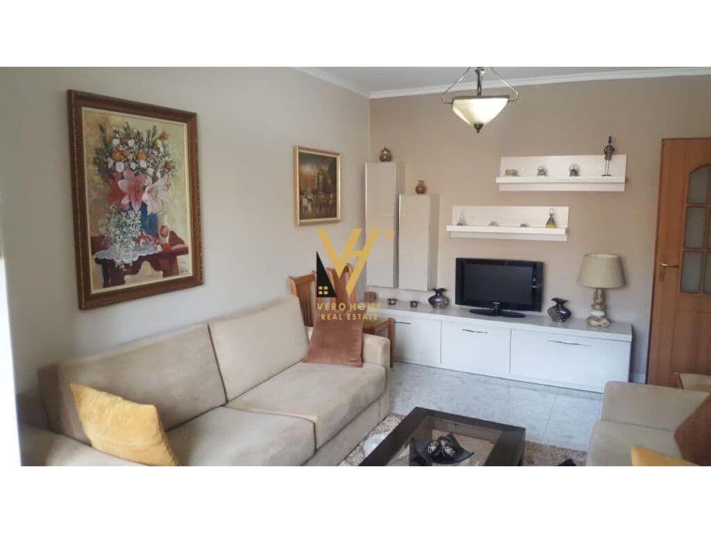 Shitet apartament 2+1+ballkon te Rruga Kongresi i Manastirit 73 m2 2