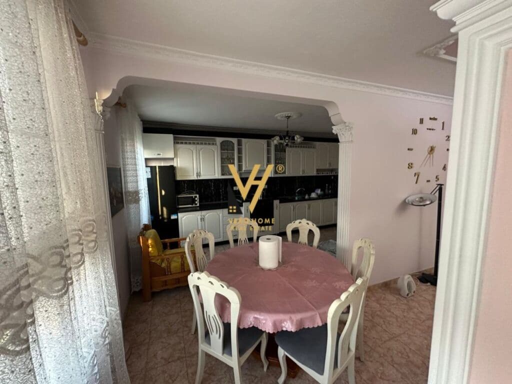 JEPET APARTAMENT 1+1+BLK ME QERA TE PALLATI ME SHIGJETA 50.000 LEKE 2