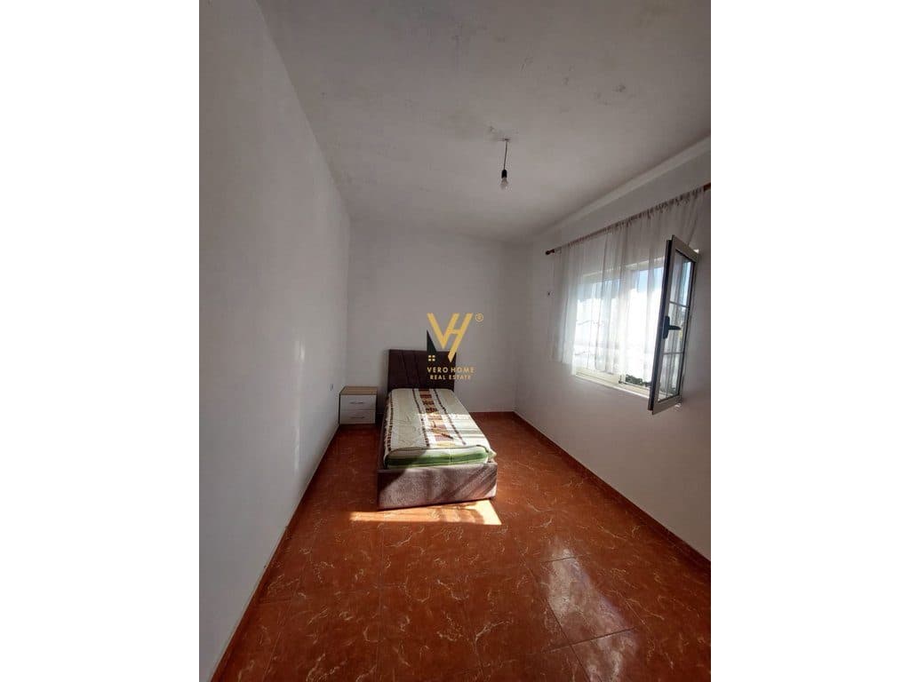 JEPET APARTAMENT 3+1+BLK ME QERA NE DON BOSKO 60.000 LEKE 2