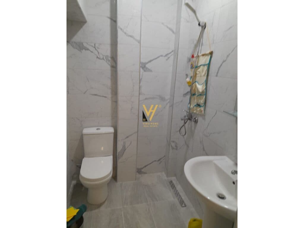 Jepet Zyre me qera te Pallatet Agimi 64 m2