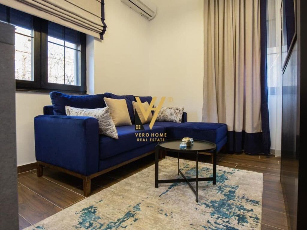 Shitet tre studio te Sheshi Willson 120 m2
