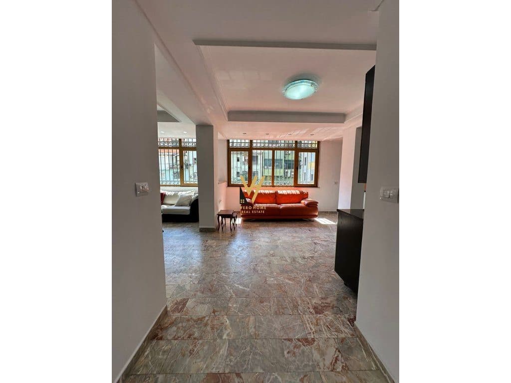 JEPET ZYRE 106 M2 ME QERA TE SHESHI WILLSON 100.000 LEKE 2