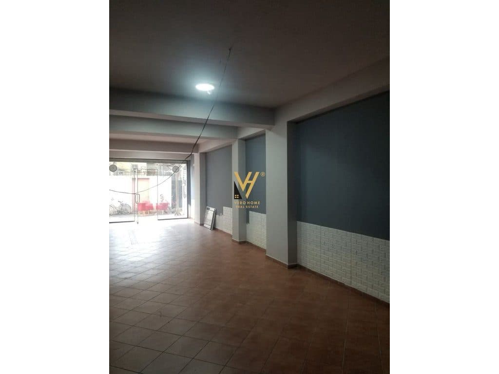 JEPET AMBIENT BIZNESI 65 M2 ME QERA TE RRUGA ELBASANIT 60.000 LEKE 3