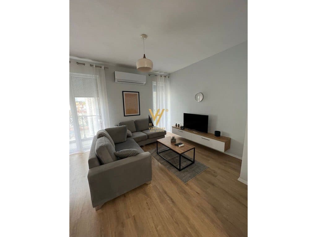 JEPET APARTAMENT 2+1+BLK ME QERA NE LAPRAKE 750 EURO