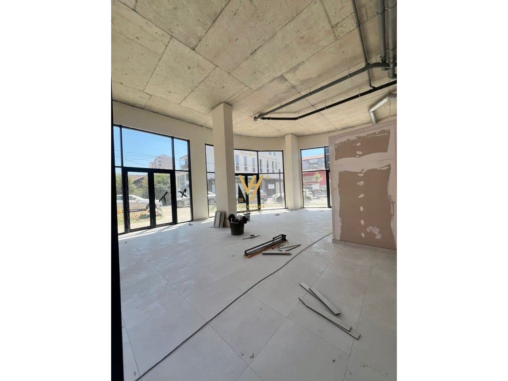 SHITET DYQAN 175 M2 TE KOMUNA E PARISIT 875.000 EURO 2