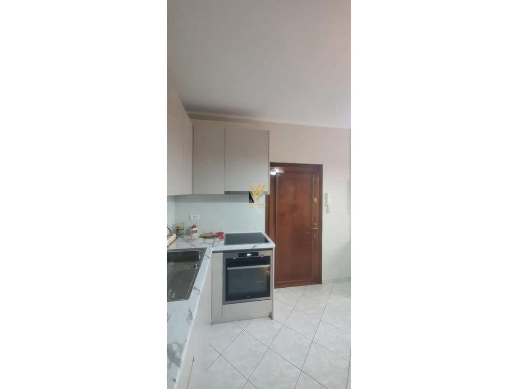 JEPET APARTAMENT 2+1+2 ME QIRA TE ALI DEMI 60.000 LEKE 2