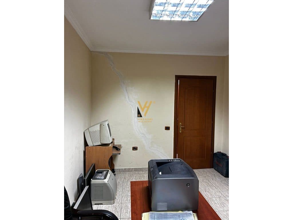 SHITET AMBIENT 18 M2 TE MYSLYM SHYRI 100.000 EURO 3