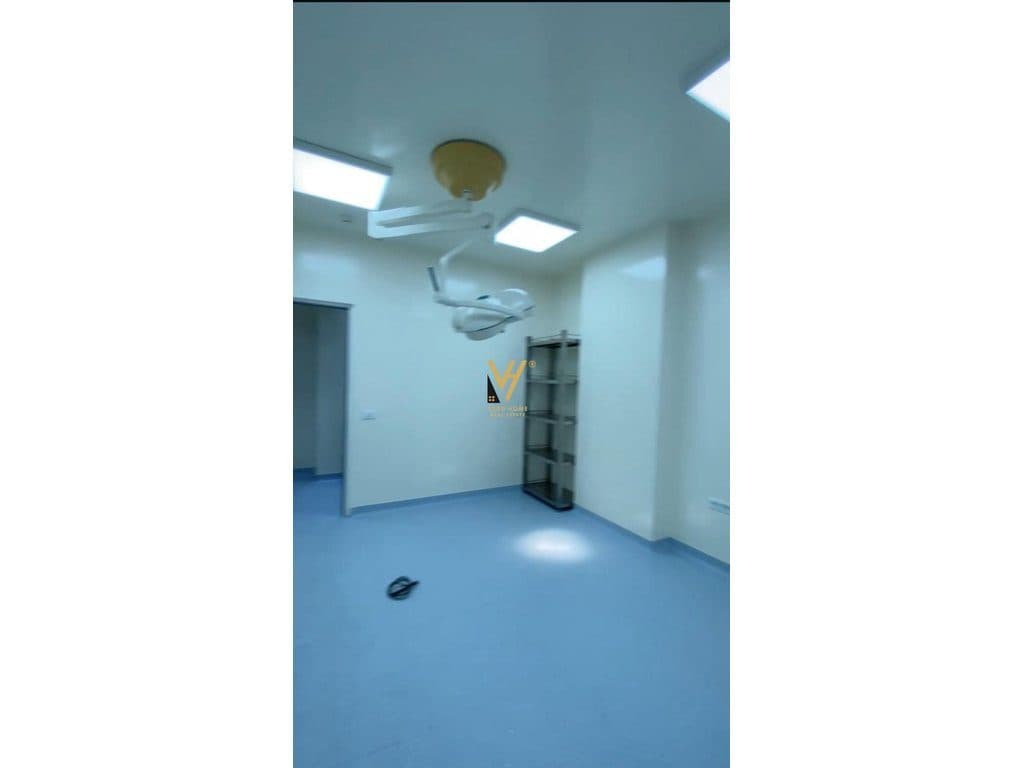 JEPET AMBIENT BIZNESI 1.100 M2 ME QERA TE KRISTAL CENTER 11.000 EURO 2