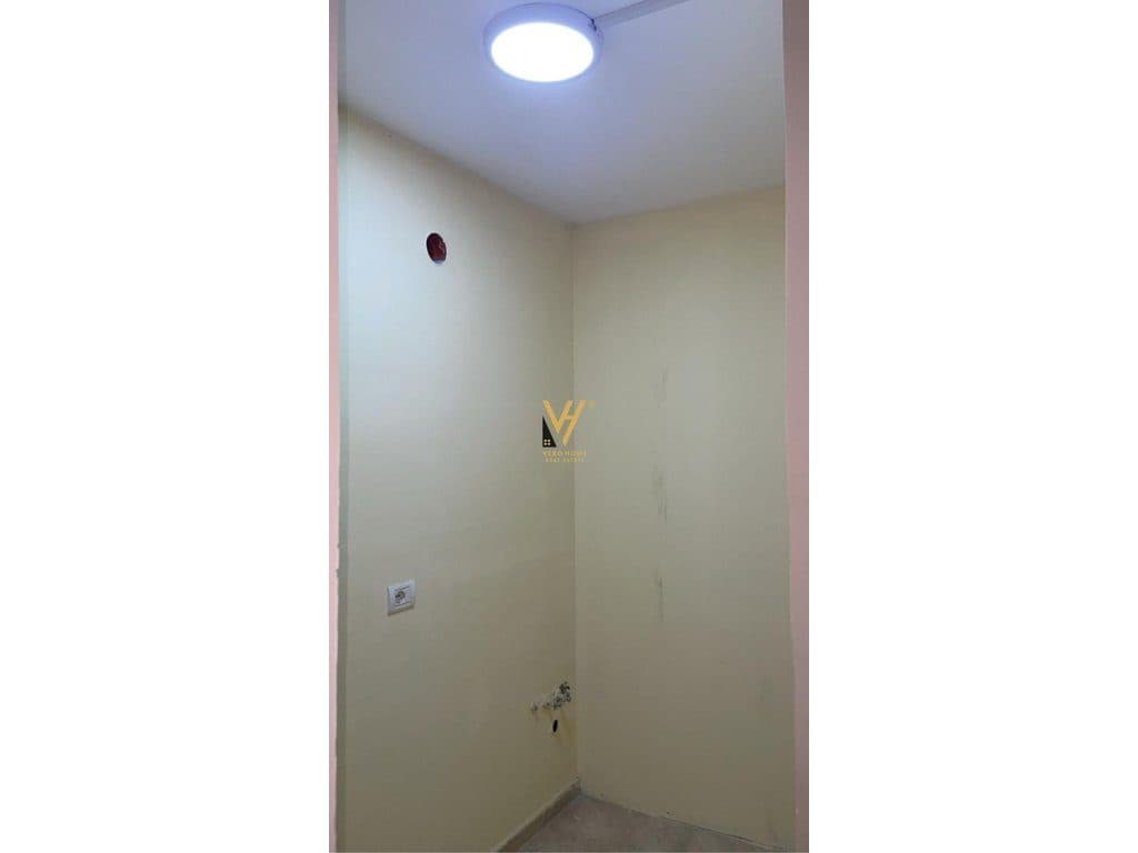 JEPET ZYRE 90 M2 ME QERA TE SHESHI SELVIA 600 EURO 2