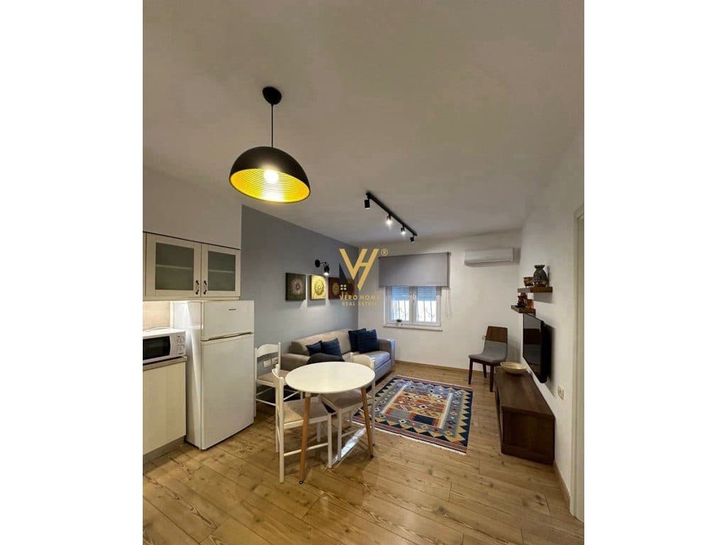 JEPET APARTAMENT 1+1 ME QERA TE RRUGA E ELBASANIT 70.000 LEKE