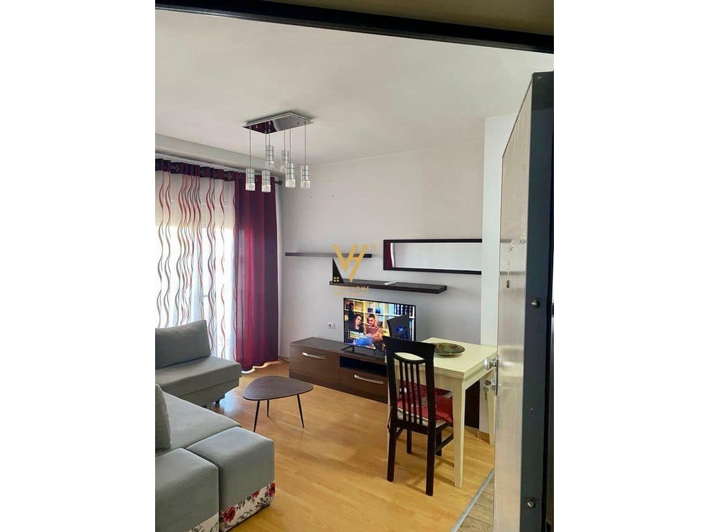 JEPET APARTAMENT 1+1+BLK ME QERA NE XHAMLLIK 50.000 LEKE 3