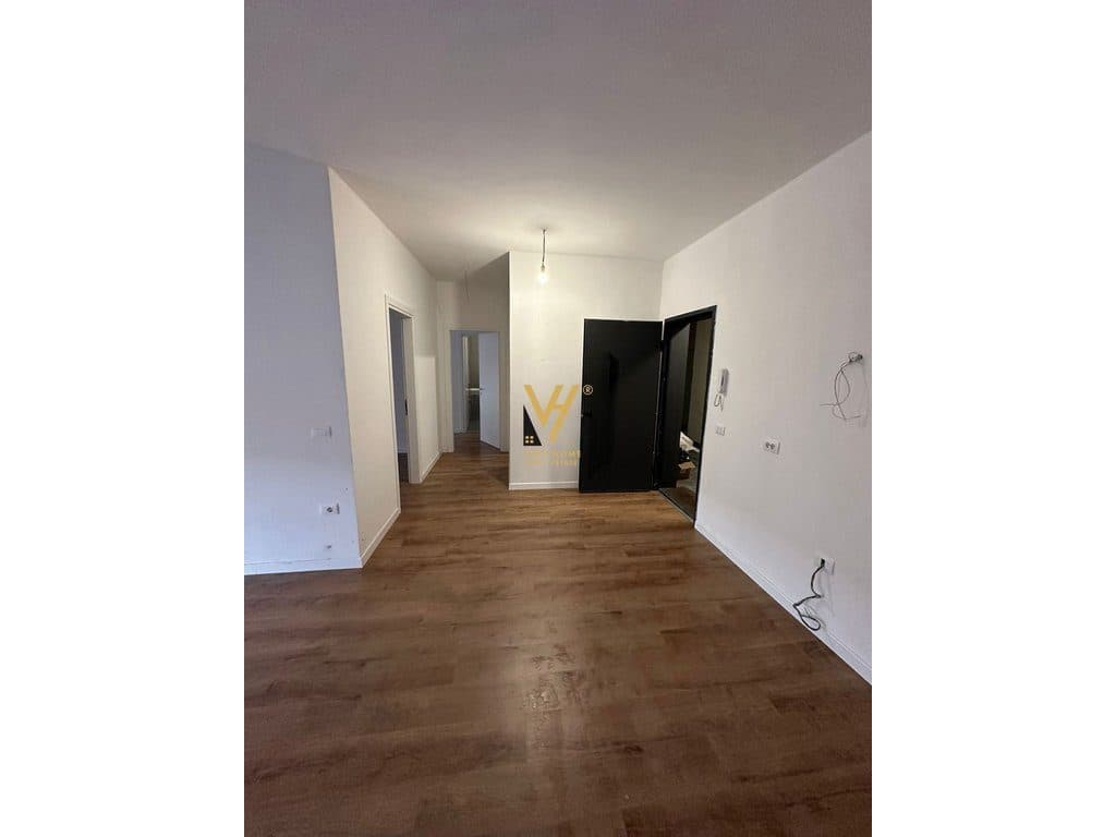 JEPET ZYRE 110 M2 ME QIRA TE 5 MAJI 85.000 LEKE 3