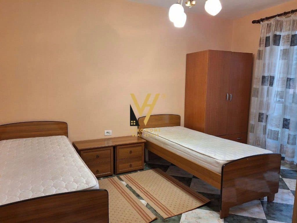 JEPET APARTAMENT 2+1 ME QERA PRANE STADIUMIT DINAMO 550 EURO 4