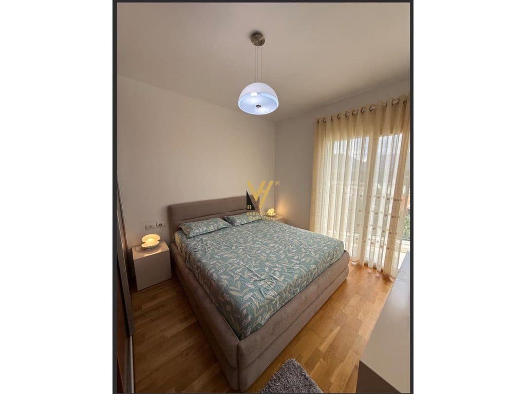 JEPET APARTAMENT 2+1+2+BLK ME QERA TE KOPSHTI BOTANIK 1.000 EURO 4